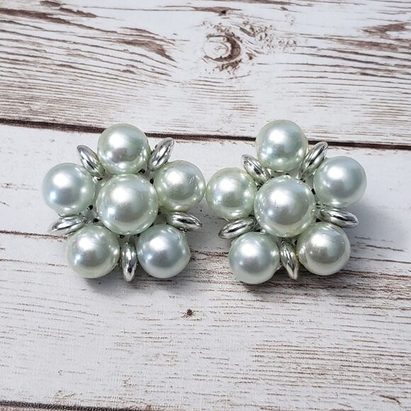 Vintage Clip On Earrings - Light Green Cluster Just Over 1 & 1/8" - Picture 1 of 7